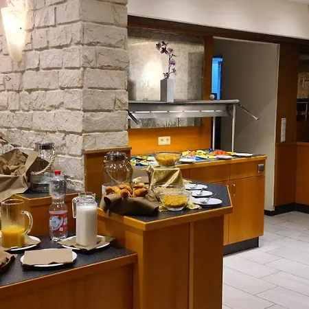 Ξενοδοχείο Strand-cafe 3*